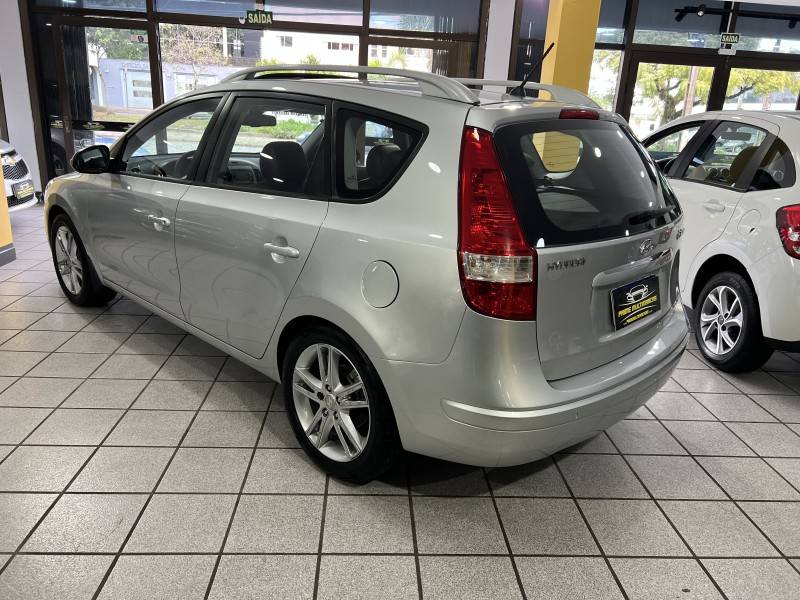 HYUNDAI - I30 CW - 2011/2011 - Prata - Sob Consulta