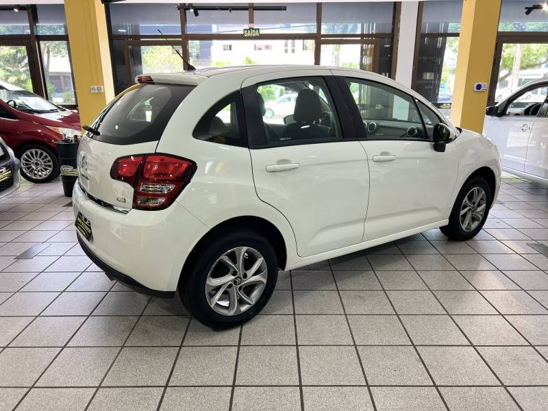 CITROËN - C3 - 2015/2016 - Branca - R$ 44.900,00