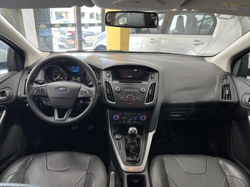 FORD - FOCUS - 2016/2016 - Branca - R$ 64.900,00