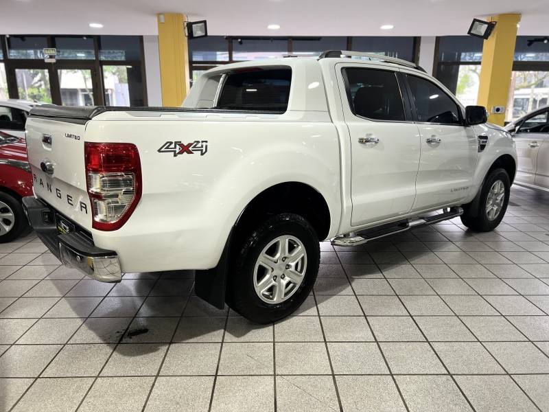 FORD - RANGER - 2014/2014 - Prata - R$ 111.900,00