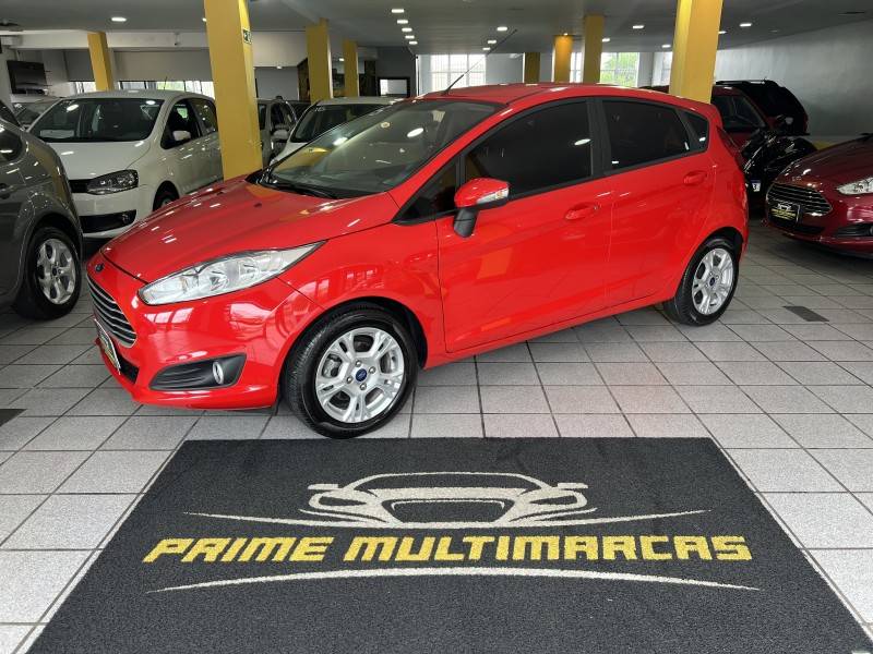 FORD - FIESTA - 2014/2015 - Vermelha - R$ 45.900,00