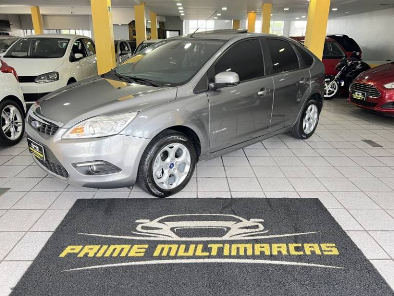 FORD - FOCUS - 2012/2012 - Cinza - R$ 42.900,00