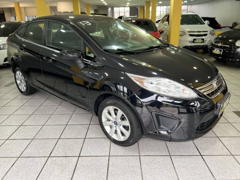 FORD - FIESTA - 2013/2013 - Preta - R$ 42.900,00