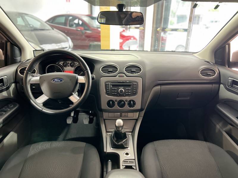 FORD - FOCUS - 2011/2011 - Prata - R$ 43.900,00