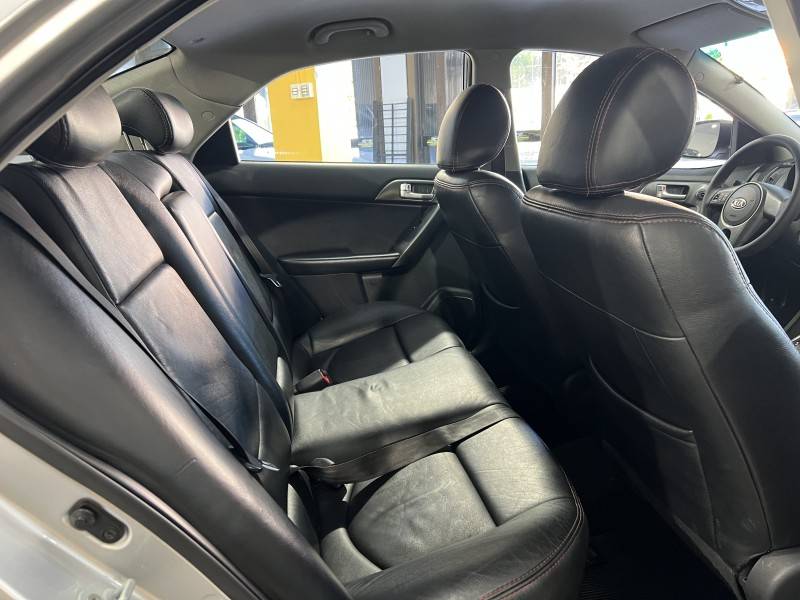 KIA MOTORS - CERATO - 2012/2012 - Prata - R$ 49.900,00