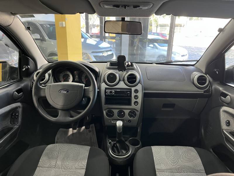 FORD - FIESTA - 2010/2010 - Preta - R$ 30.900,00