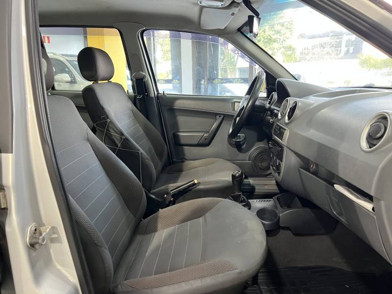 VOLKSWAGEN - GOL - 2009/2009 - Prata - R$ 21.900,00
