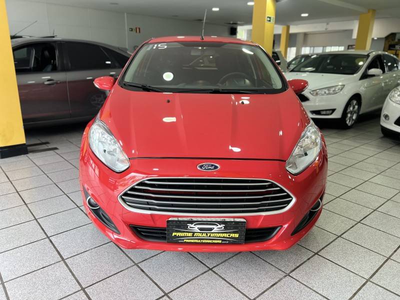 FORD - FIESTA - 2014/2015 - Vermelha - R$ 45.900,00