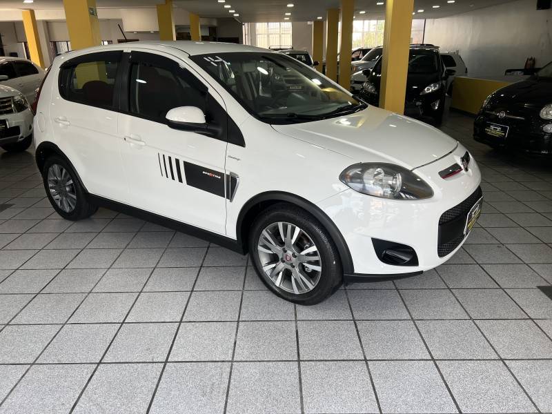 FIAT - PALIO - 2013/2014 - Branca - R$ 44.900,00