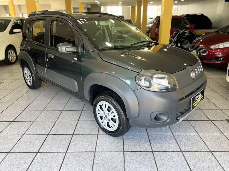 FIAT - UNO - 2012/2012 - Cinza - R$ 31.900,00