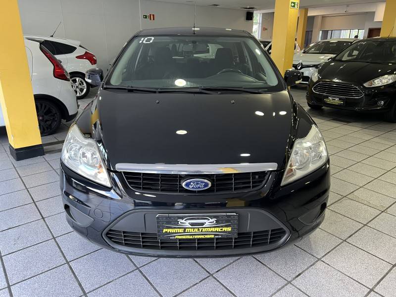 FORD - FOCUS - 2010/2010 - Preta - R$ 38.900,00