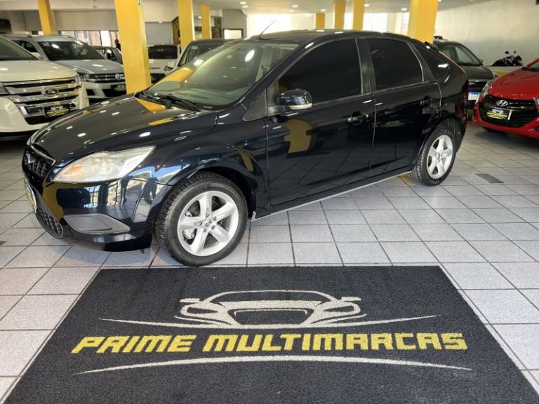 FORD - FOCUS - 2010/2011 - Preta - R$ 39.900,00