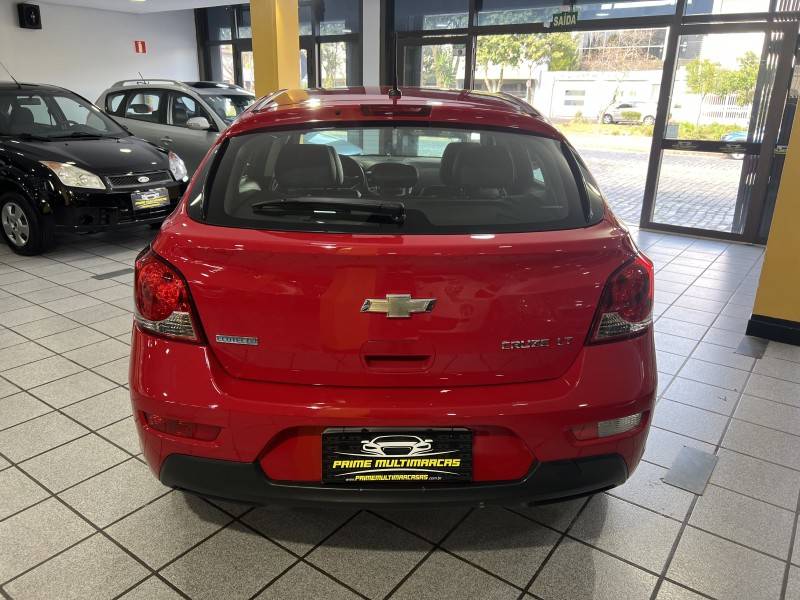 CHEVROLET - CRUZE - 2013/2014 - Vermelha - R$ 57.900,00