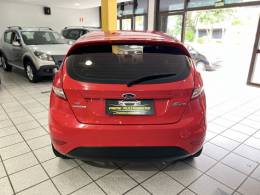 FORD - FIESTA - 2014/2015 - Vermelha - R$ 45.900,00