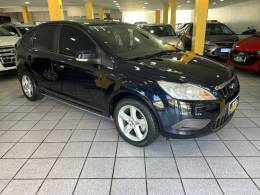 FORD - FOCUS - 2010/2011 - Preta - R$ 39.900,00