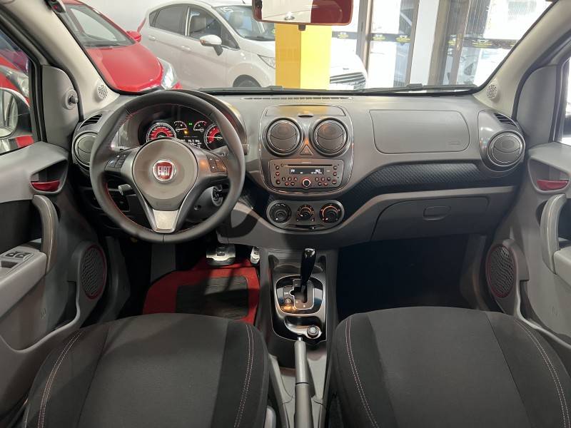 FIAT - PALIO - 2013/2014 - Branca - R$ 44.900,00