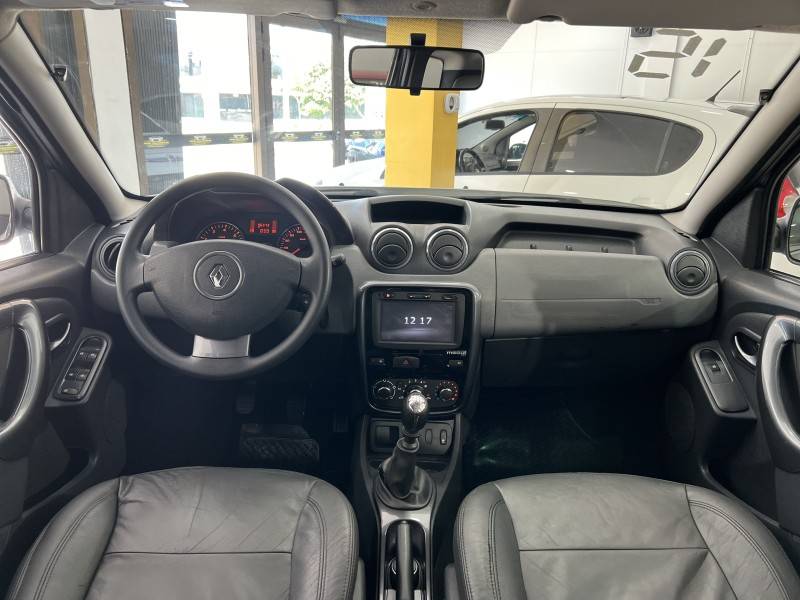 RENAULT - DUSTER - 2015/2015 - Prata - R$ 55.900,00