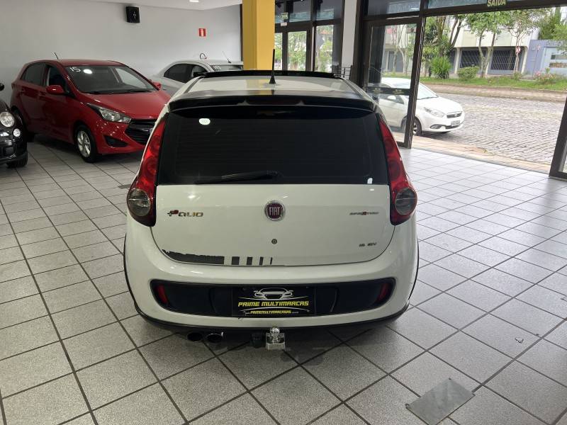 FIAT - PALIO - 2013/2014 - Branca - R$ 44.900,00