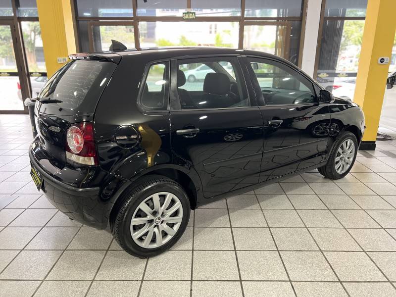 VOLKSWAGEN - POLO - 2010/2010 - Preta - R$ 34.900,00