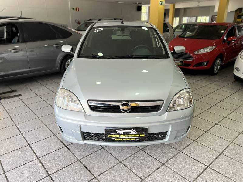 CHEVROLET - CORSA - 2011/2012 - Prata - R$ 31.900,00