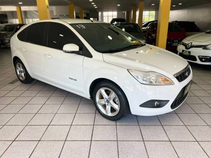FORD - FOCUS - 2013/2013 - Branca - R$ 44.900,00
