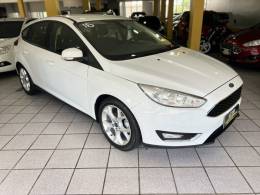 FORD - FOCUS - 2016/2016 - Branca - R$ 64.900,00