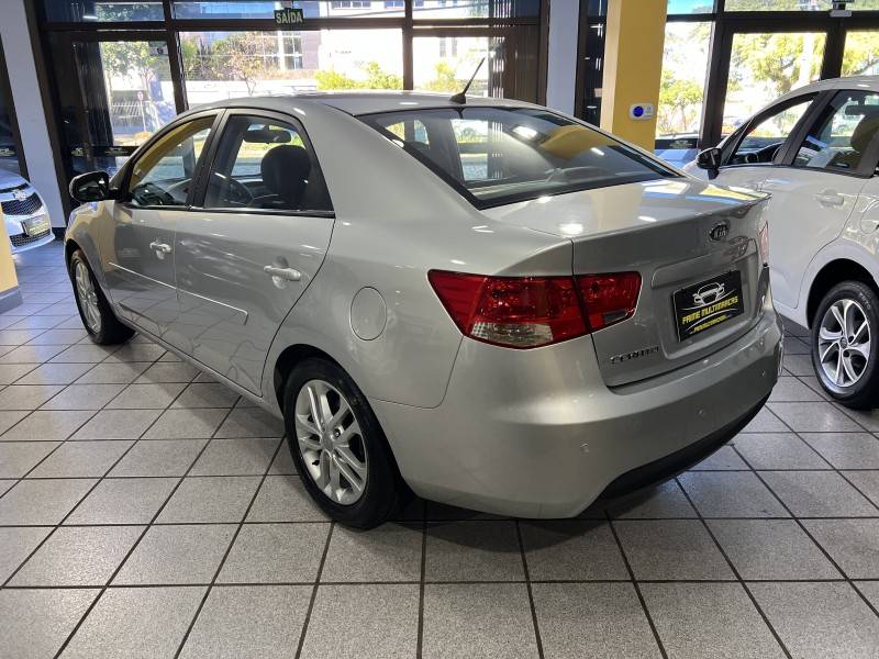 KIA MOTORS - CERATO - 2012/2012 - Prata - R$ 49.900,00