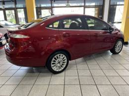 FORD - FIESTA - 2015/2015 - Vermelha - R$ 50.900,00