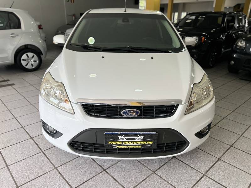 FORD - FOCUS - 2012/2012 - Branca - R$ 41.900,00