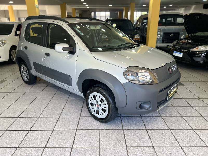 FIAT - UNO - 2011/2011 - Prata - R$ 31.900,00