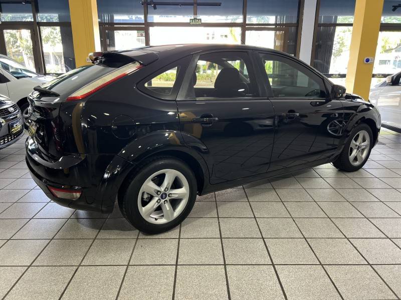 FORD - FOCUS - 2013/2013 - Preta - R$ 41.900,00