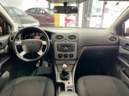 FORD - FOCUS - 2010/2011 - Prata - R$ 43.900,00