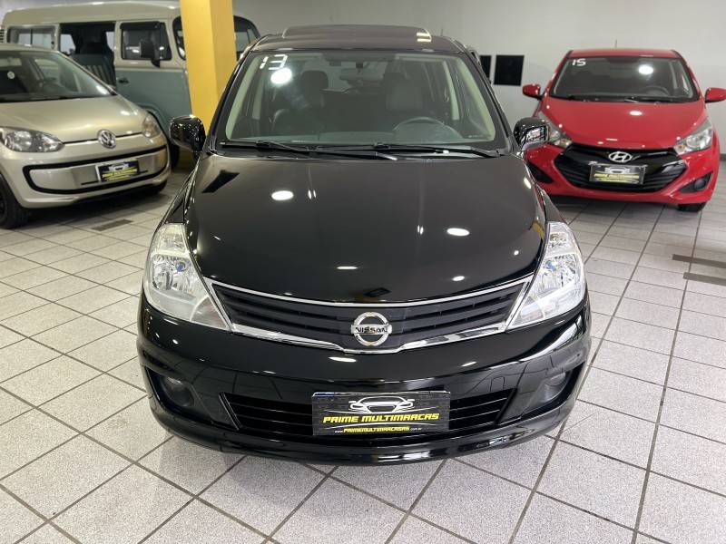 NISSAN - TIIDA - 2012/2013 - Preta - R$ 43.900,00