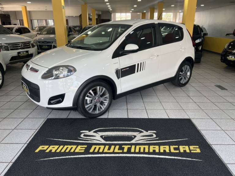 FIAT - PALIO - 2013/2014 - Branca - R$ 45.900,00