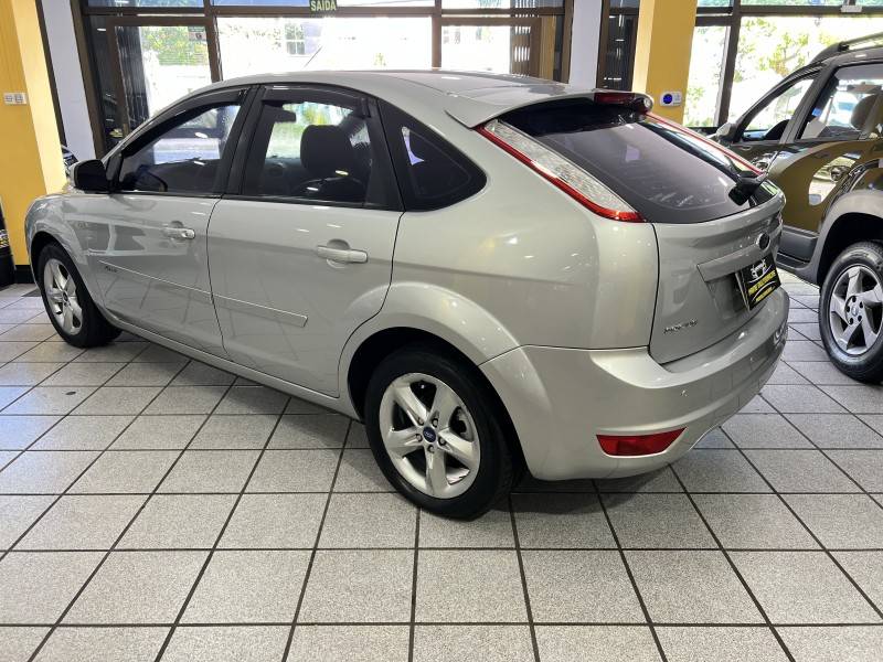 FORD - FOCUS - 2013/2013 - Prata - R$ 45.900,00