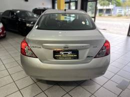 NISSAN - VERSA - 2013/2013 - Prata - R$ 36.900,00
