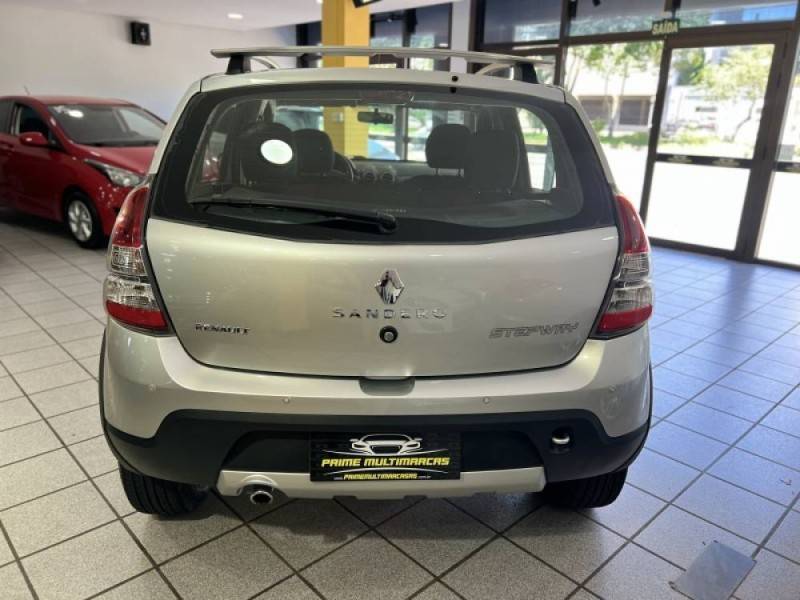 RENAULT - SANDERO - 2012/2013 - Prata - R$ 38.900,00