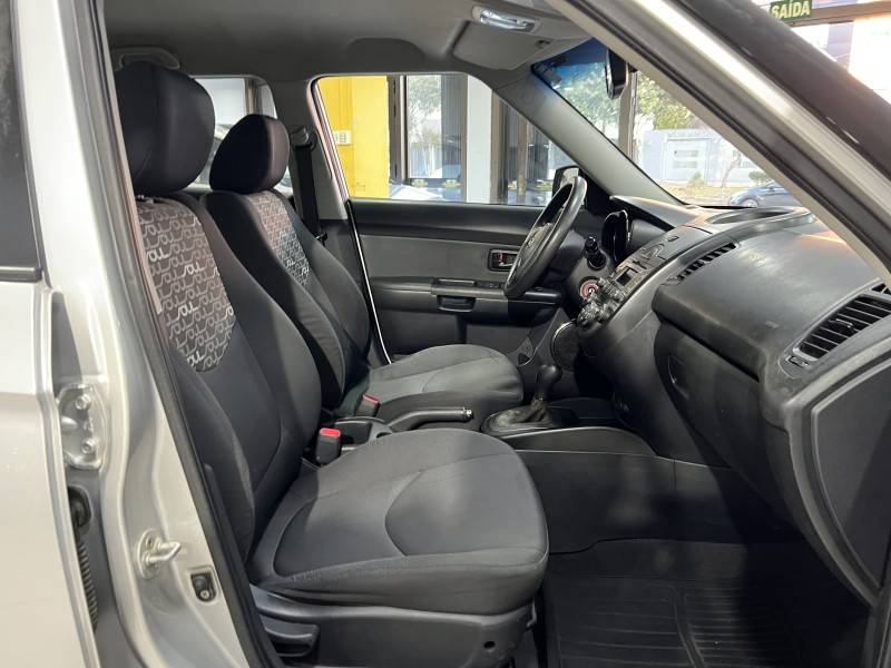 KIA MOTORS - SOUL - 2011/2011 - Prata - R$ 43.900,00