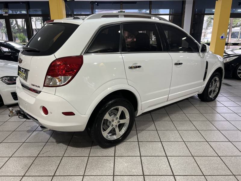 CHEVROLET - CAPTIVA - 2011/2011 - Branca - R$ 43.900,00