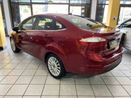 FORD - FIESTA - 2015/2015 - Vermelha - R$ 48.900,00
