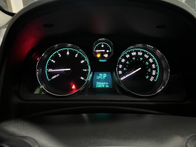 CHEVROLET - CAPTIVA - 2012/2012 - Branca - R$ 45.900,00