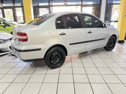 VOLKSWAGEN - POLO SEDAN - 1996/2005 - Prata - R$ 25.900,00