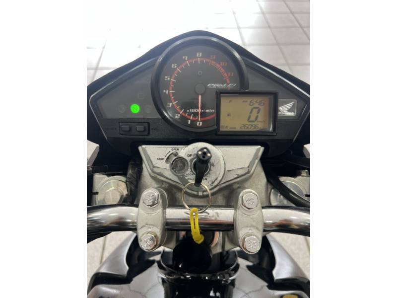 HONDA - CB 300R - 2014/2014 - Preta - R$ 12.900,00