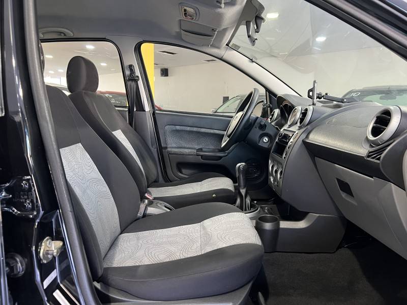 FORD - FIESTA - 2010/2010 - Preta - R$ 30.900,00