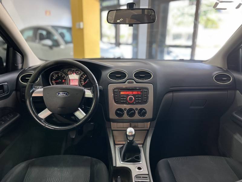 FORD - FOCUS - 2013/2013 - Preta - R$ 41.900,00