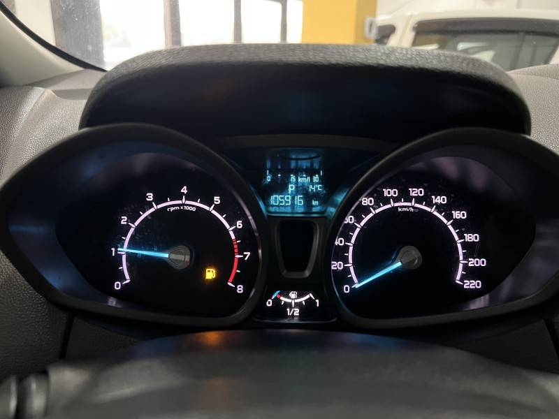 FORD - ECOSPORT - 2016/2017 - Prata - R$ 59.900,00