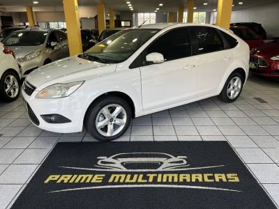 FORD - FOCUS - 2012/2012 - Branca - R$ 43.900,00