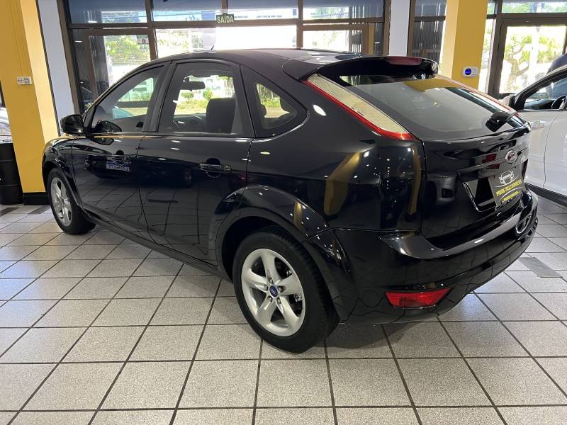 FORD - FOCUS - 2013/2013 - Preta - R$ 41.900,00