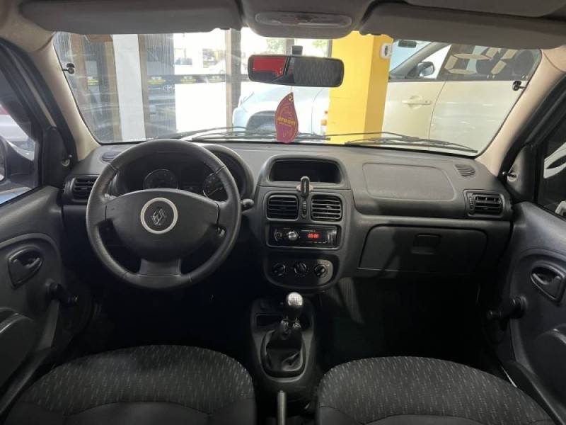 RENAULT - CLIO - 2015/2016 - Branca - R$ 31.900,00