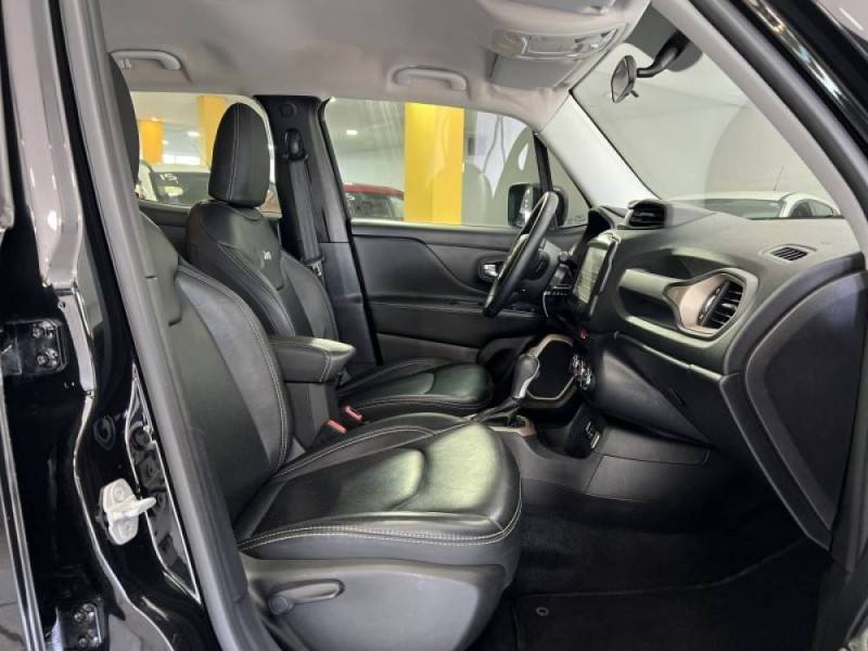 JEEP - RENEGADE - 2015/2016 - Preta - R$ 68.900,00
